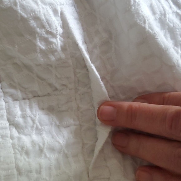 Banana Republic Hampton Eyelet Textured Shorts White Sz: 8, EUC - Picture 6 of 8